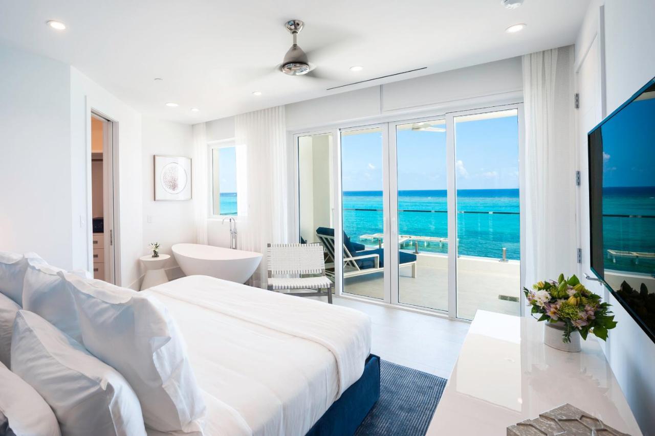Rum Point Club Residences Driftwood Village Екстер'єр фото