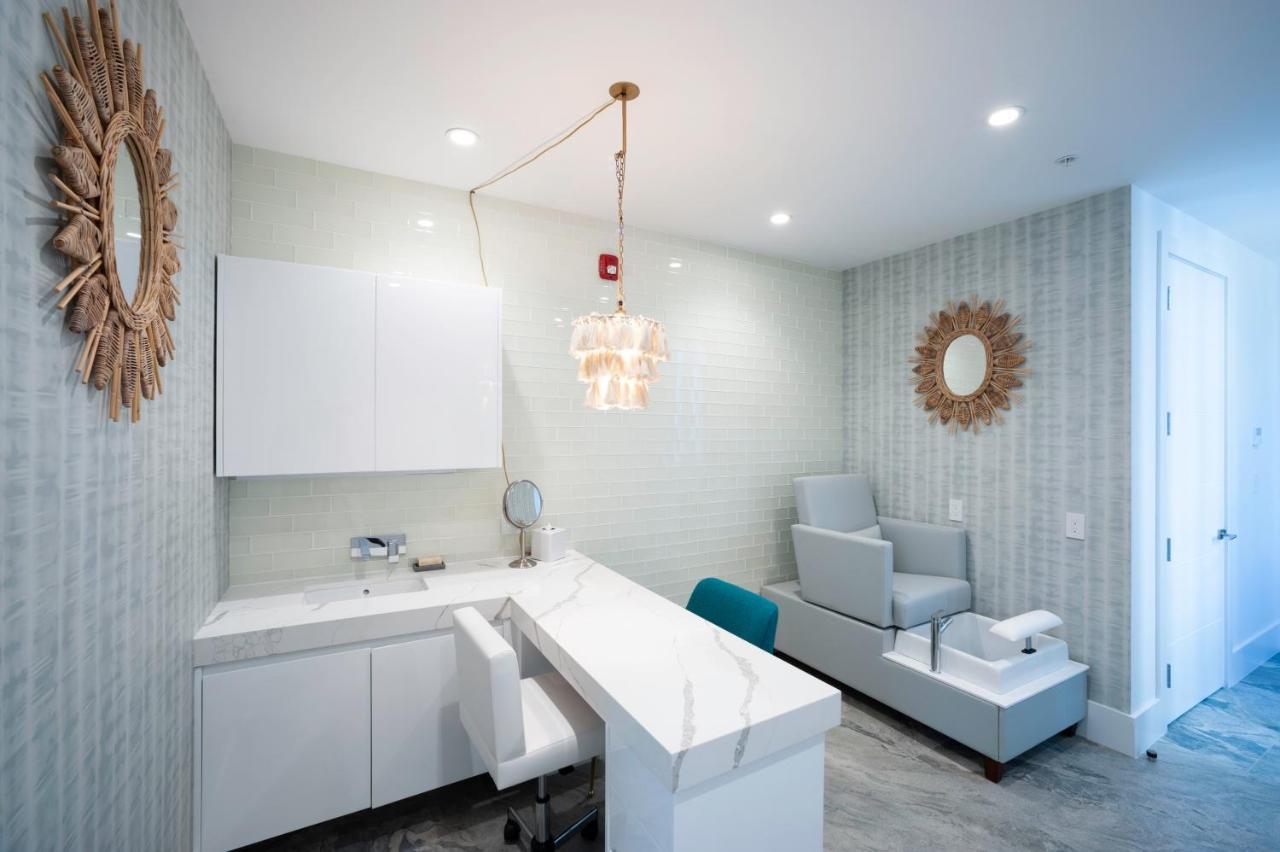 Rum Point Club Residences Driftwood Village Екстер'єр фото