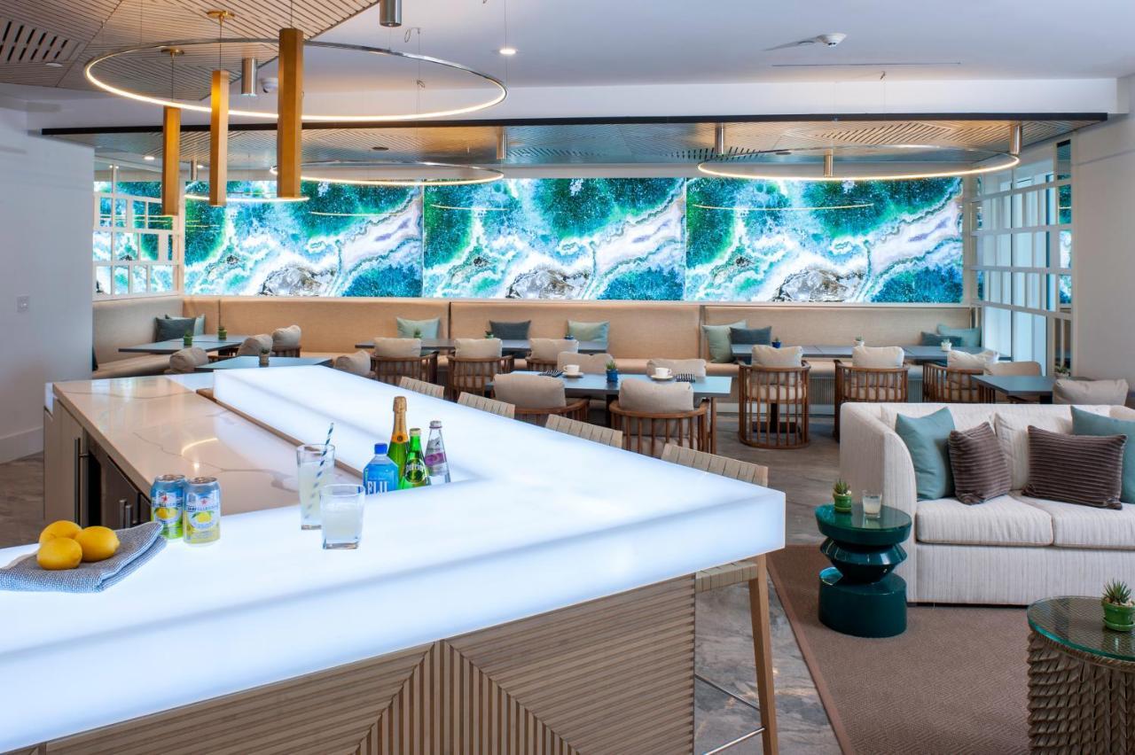 Rum Point Club Residences Driftwood Village Екстер'єр фото