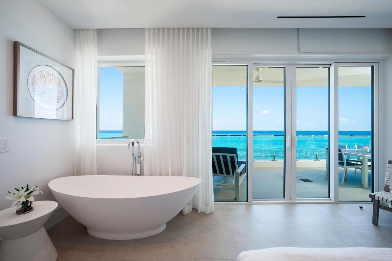 Rum Point Club Residences Driftwood Village Екстер'єр фото