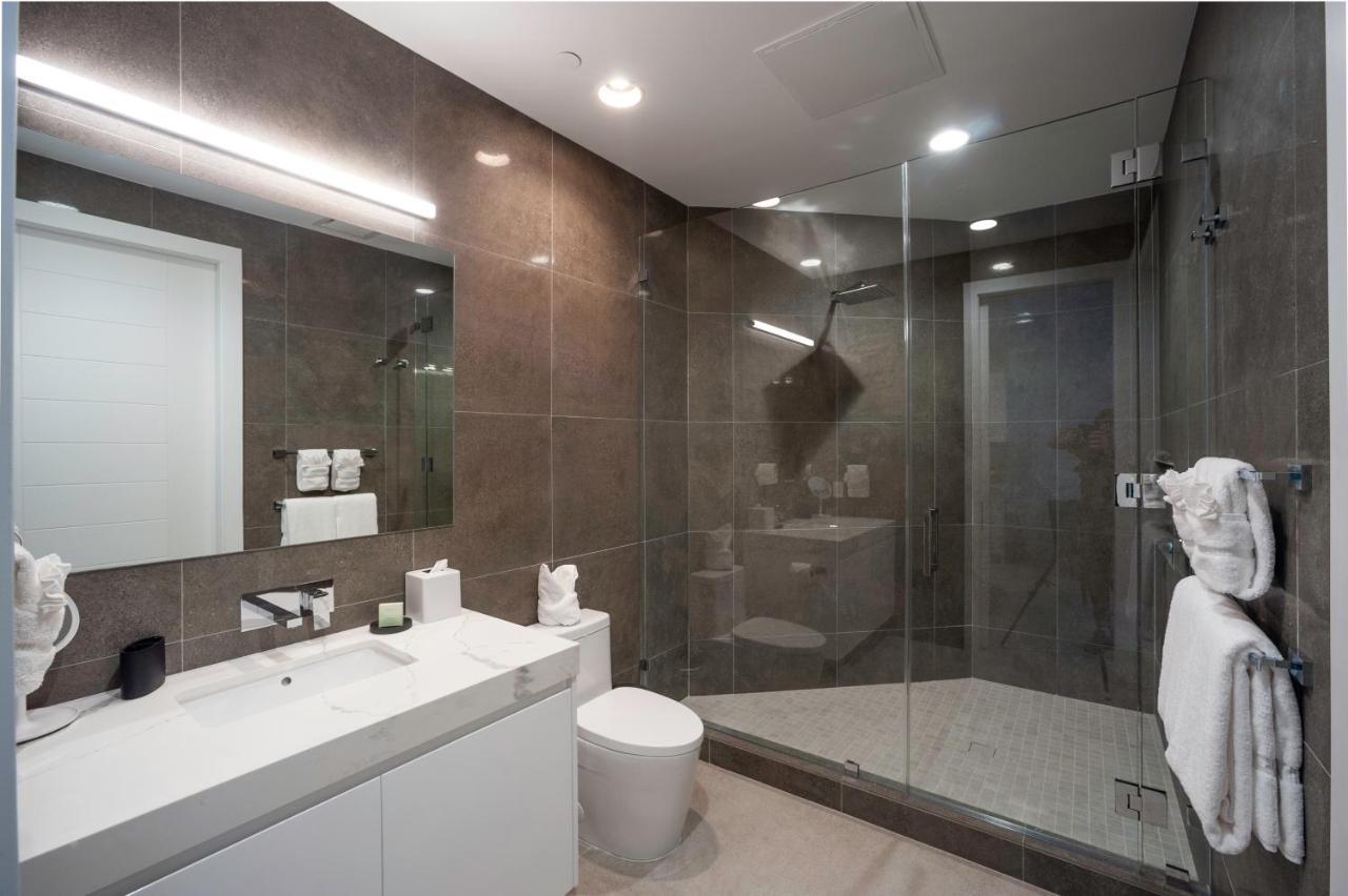 Rum Point Club Residences Driftwood Village Екстер'єр фото