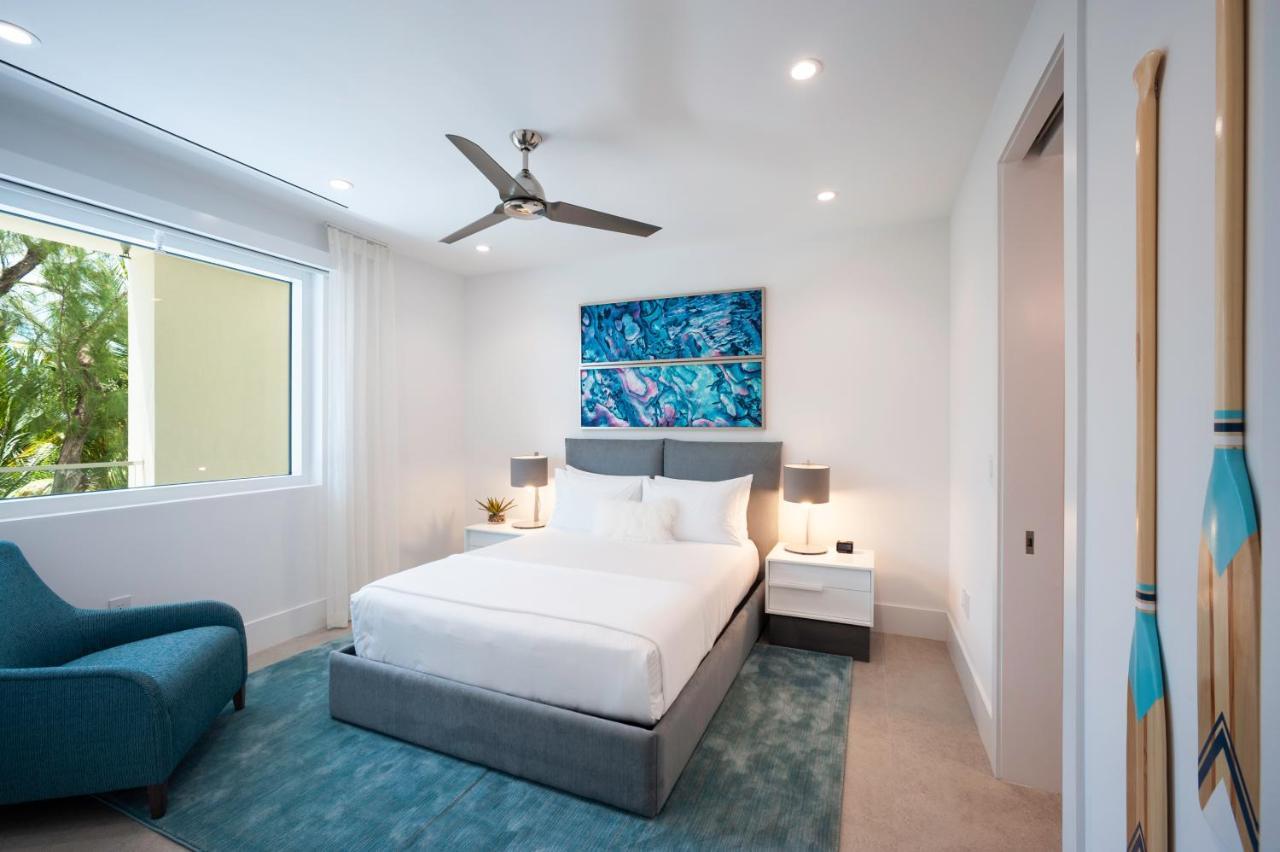 Rum Point Club Residences Driftwood Village Екстер'єр фото