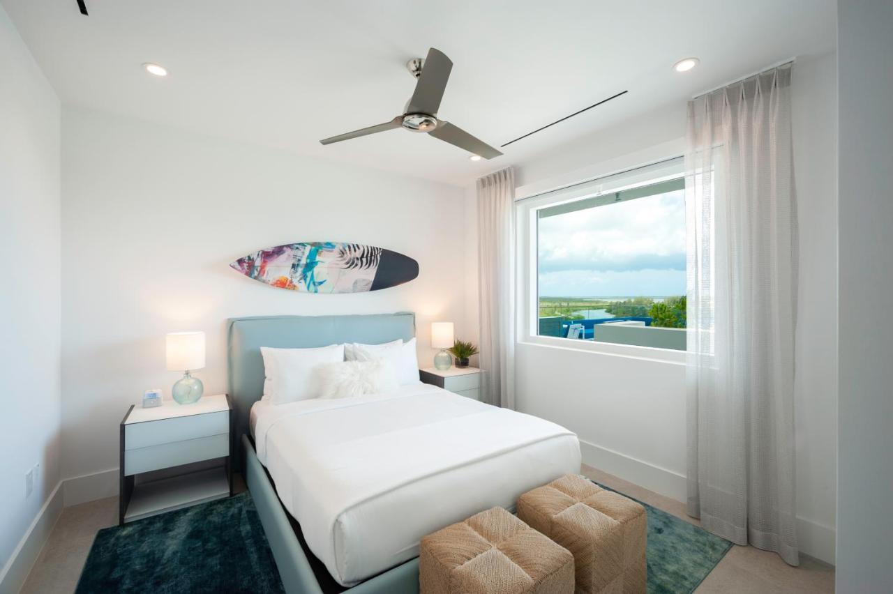 Rum Point Club Residences Driftwood Village Екстер'єр фото