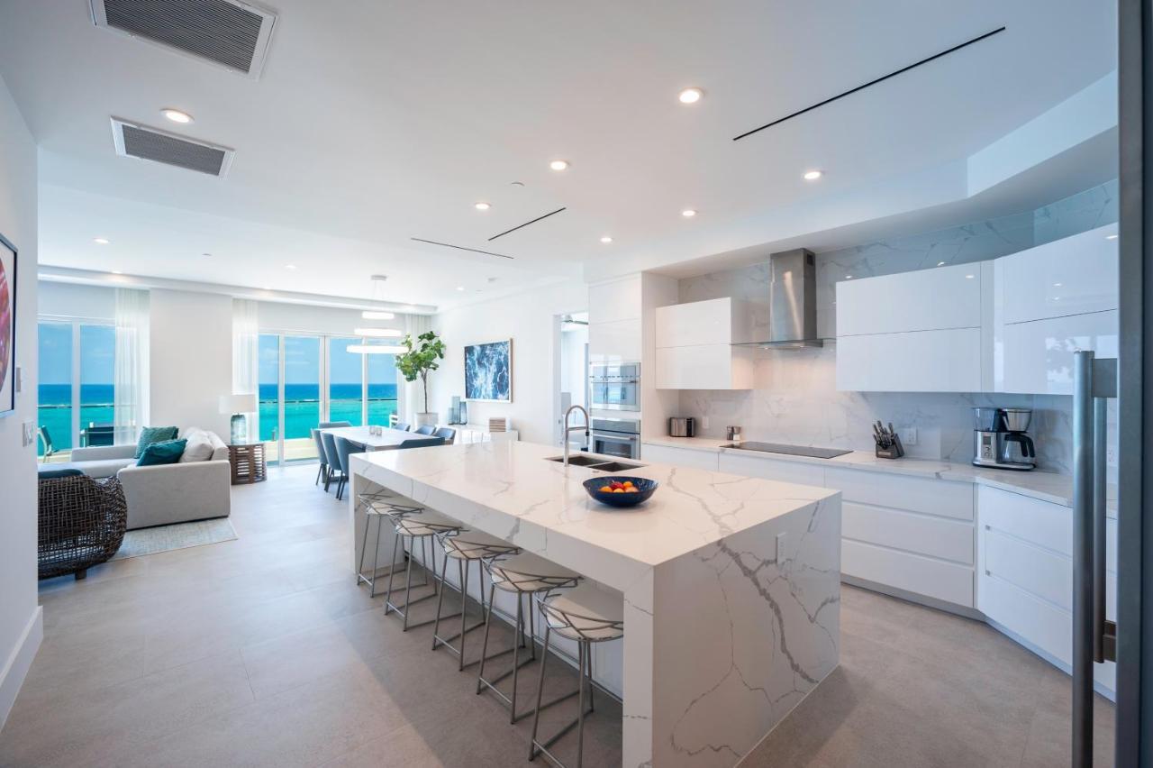 Rum Point Club Residences Driftwood Village Екстер'єр фото