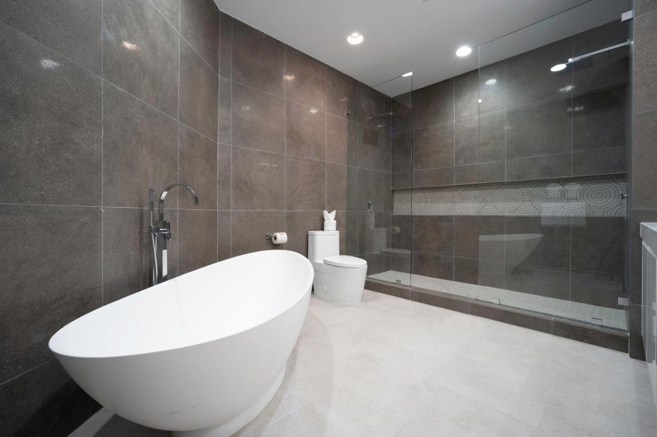 Rum Point Club Residences Driftwood Village Екстер'єр фото