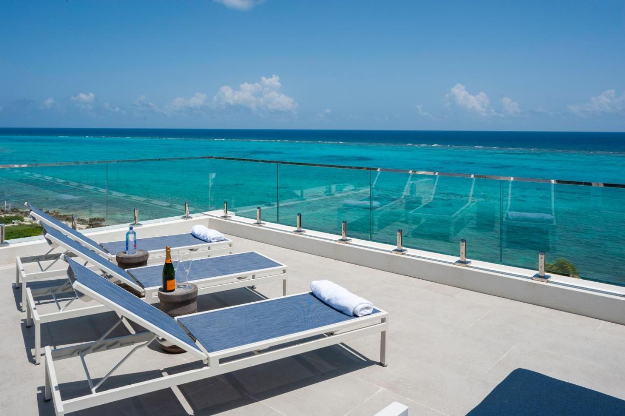 Rum Point Club Residences Driftwood Village Екстер'єр фото