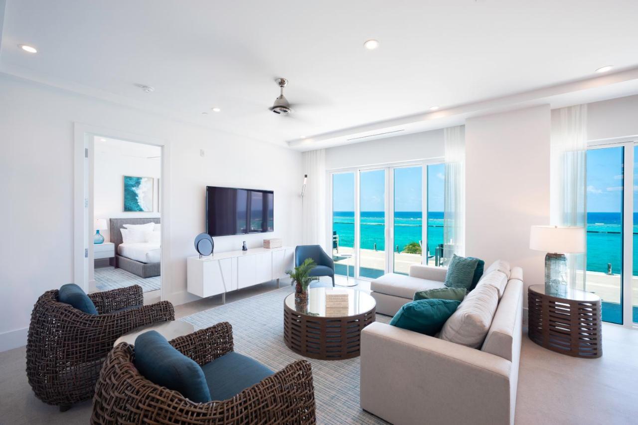 Rum Point Club Residences Driftwood Village Екстер'єр фото