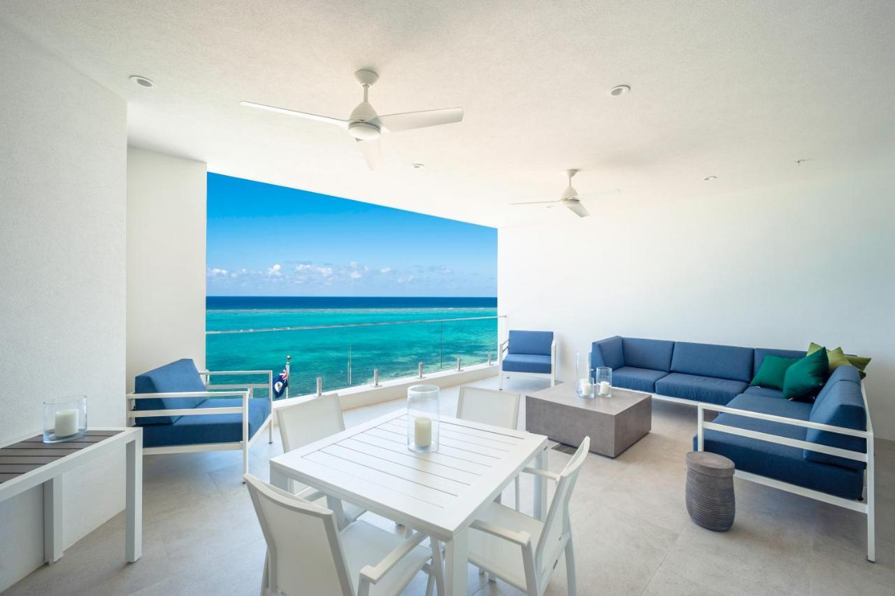 Rum Point Club Residences Driftwood Village Екстер'єр фото