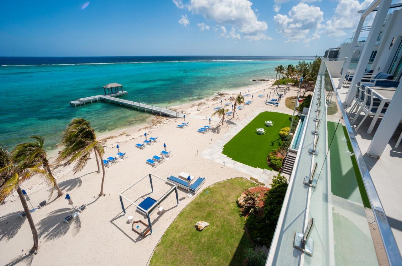 Rum Point Club Residences Driftwood Village Екстер'єр фото